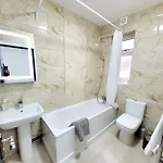 Apartment In East Ham, London